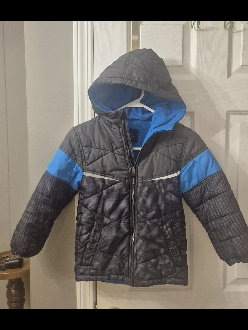 Boys Puffer Jacket Hooded Sz S (7) Fleece Lining Pacific Trail Black & Blue